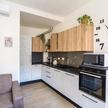 Bright 2 In Guido Monaco Apartment *