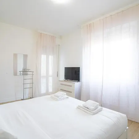 Apartment Bright 2 In Guido Monaco Florenz